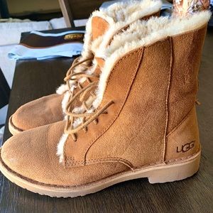 UGG quincy fur lace up heeled boots brown